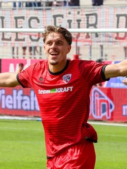 Porträt von Dennis Kaygin, Fußballprofi und ehemaliger deutscher U19-Nationalspieler